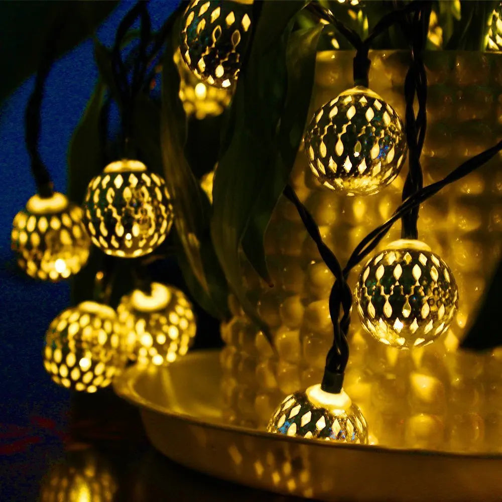 Moroccan Ball Solar String Lights – Warm White