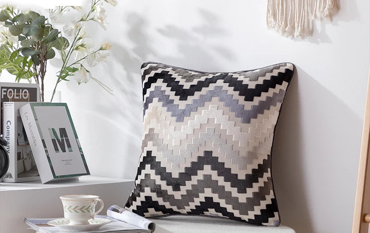 Zigzag Velvet Cushion Cover – 45 × 45 cm