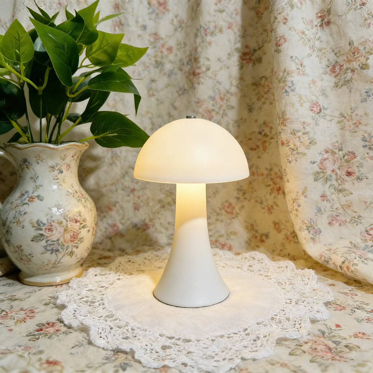 Minimal Mushroom Cordless Lamp – Rechargeable, Dimmable