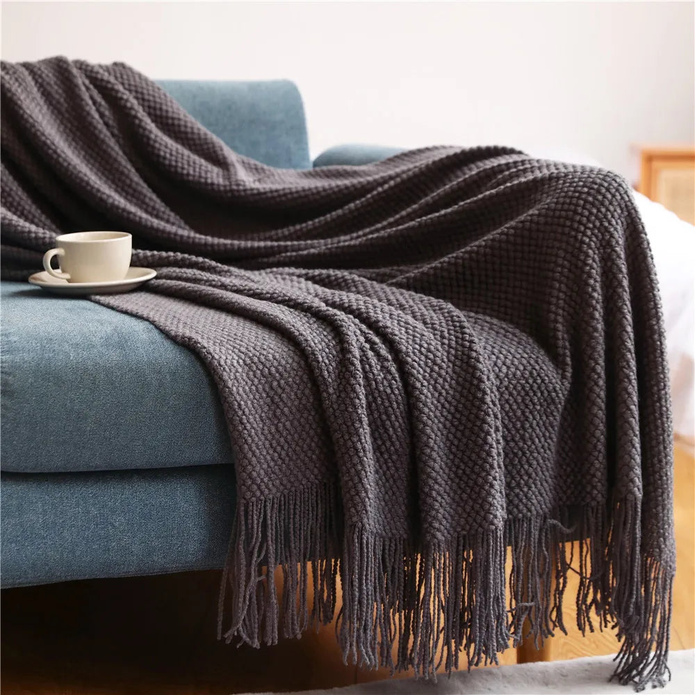 Textured Knit Throw with Fringe – 127 × 172 cm