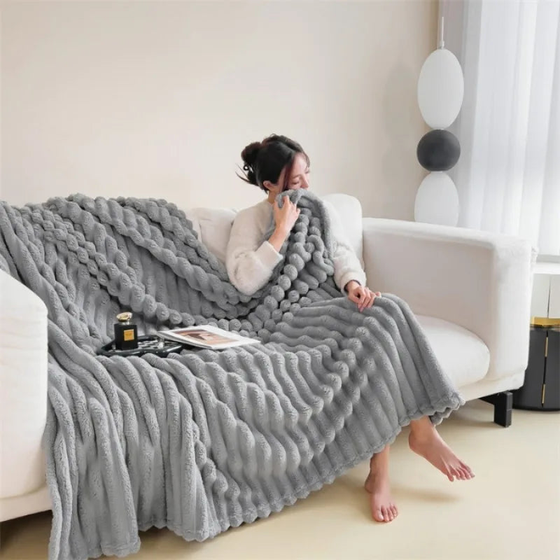 Ribbed Faux Fur Throw – 150 × 200 cm