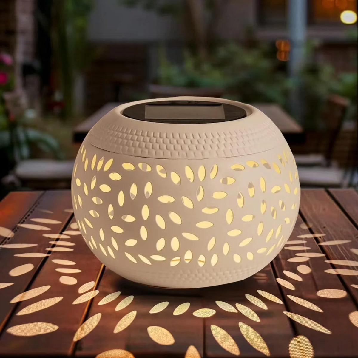 Leaf Cut-Out Solar Table Lantern – 15 cm
