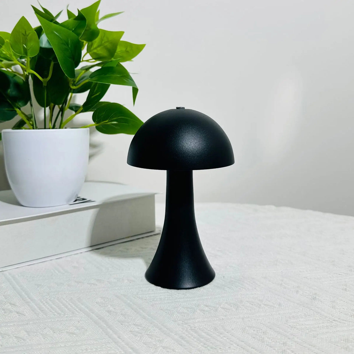 Minimal Mushroom Cordless Lamp – Rechargeable, Dimmable