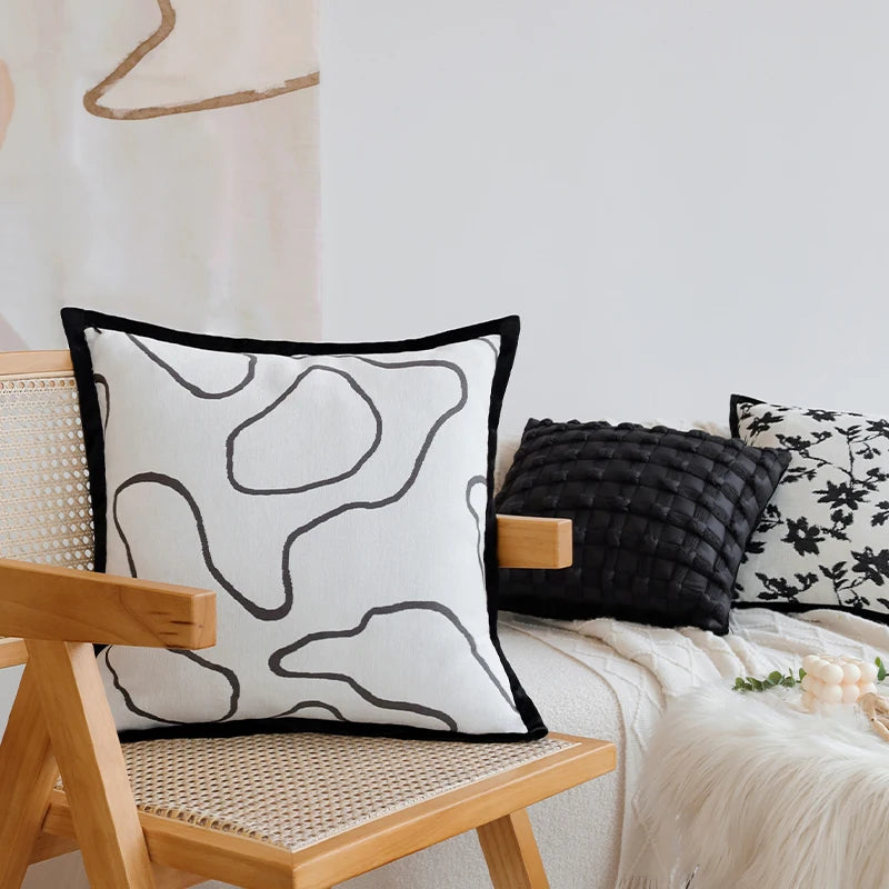 Black and White Jacquard Cushion Cover – 45 × 45 cm