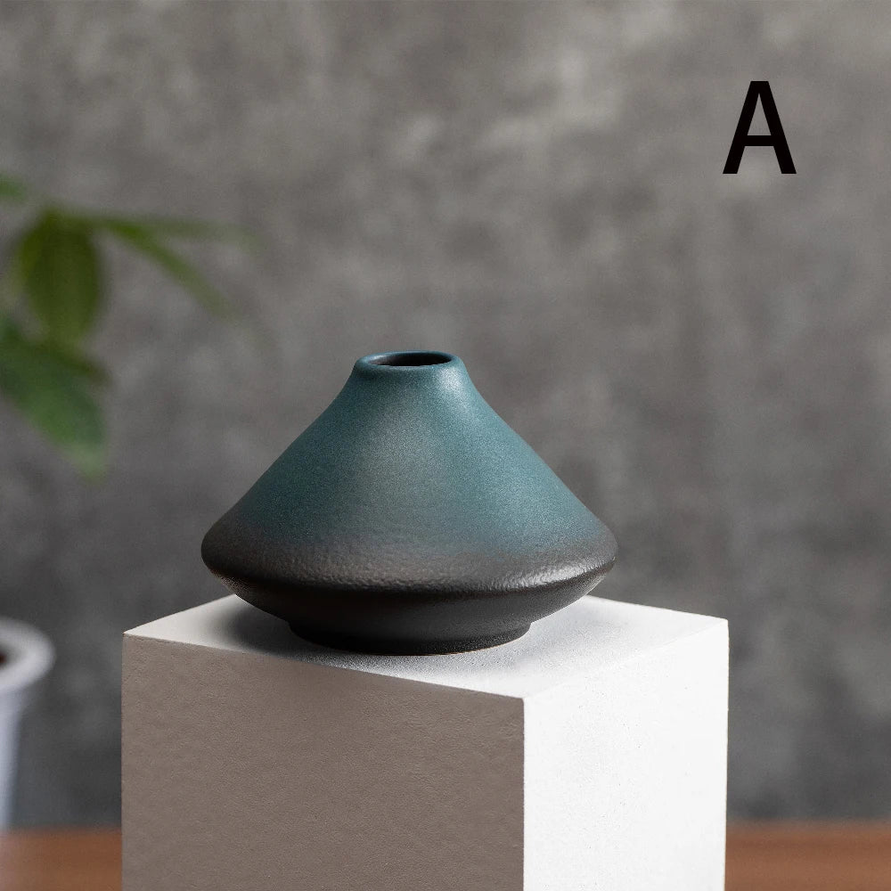 Matte Ceramic Bud Vase – Small Sculptural Shapes