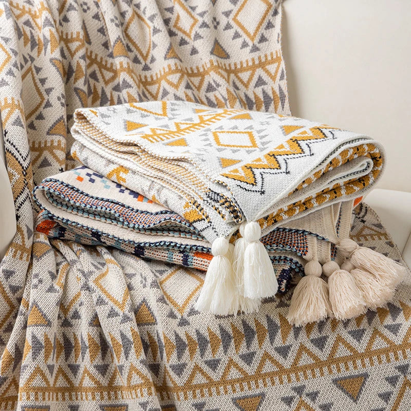 Aztec Knit Throw with Pom-Pom Tassels – 130 × 170 cm