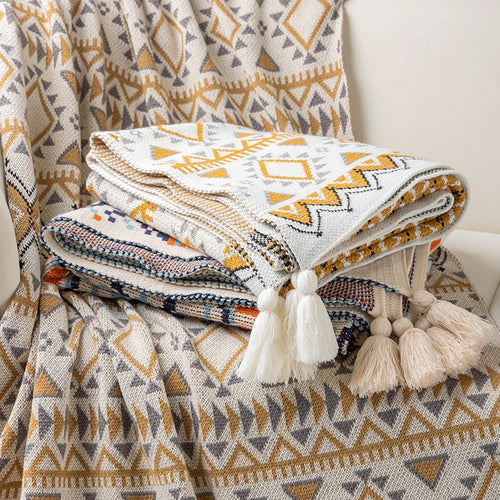 Aztec Knit Throw with Pom-Pom Tassels – 130 × 170 cm