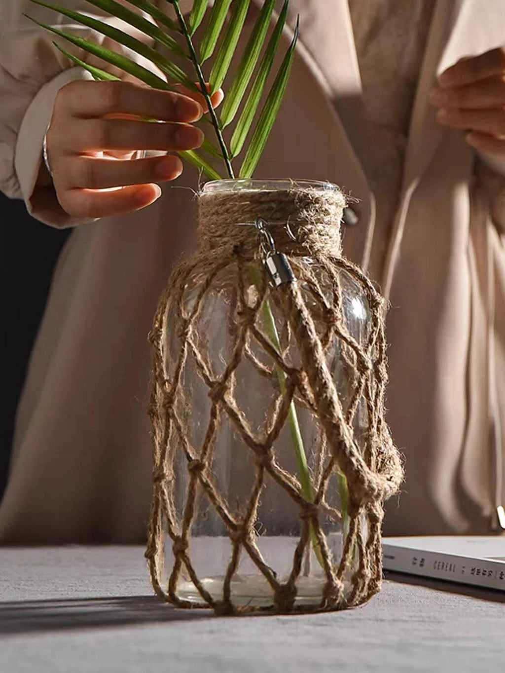 Rope Net Glass Vase – Rustic Jute Wrapped