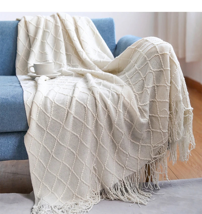 Diamond Knit Throw with Tassels – 127 × 172 cm