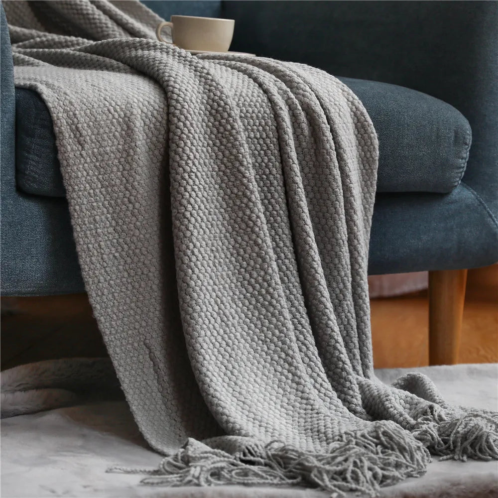 Textured Knit Throw with Fringe – 127 × 172 cm