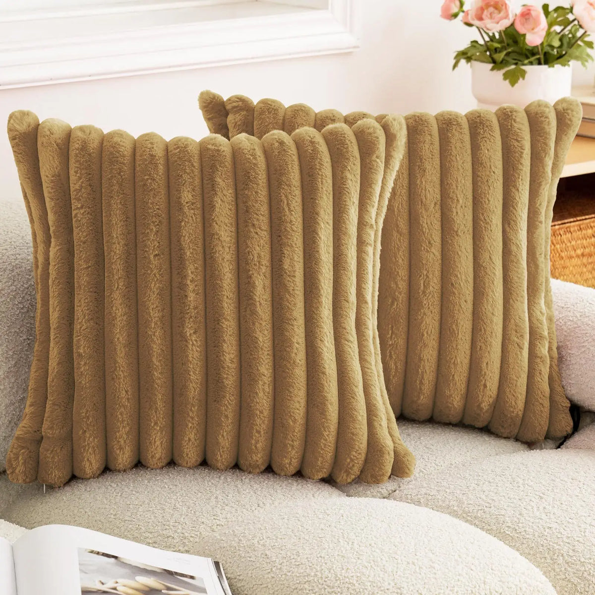 Ribbed Faux Fur Cushion Cover – 45 × 45 cm