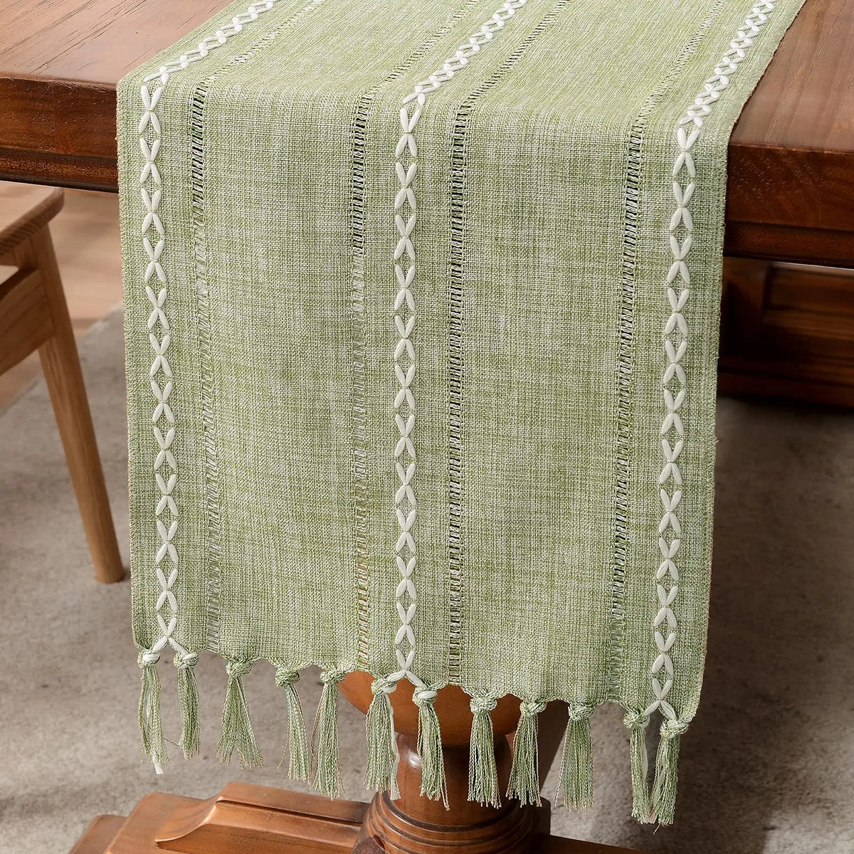 Woven Table Runner with Tassels – 33 × 183 cm
