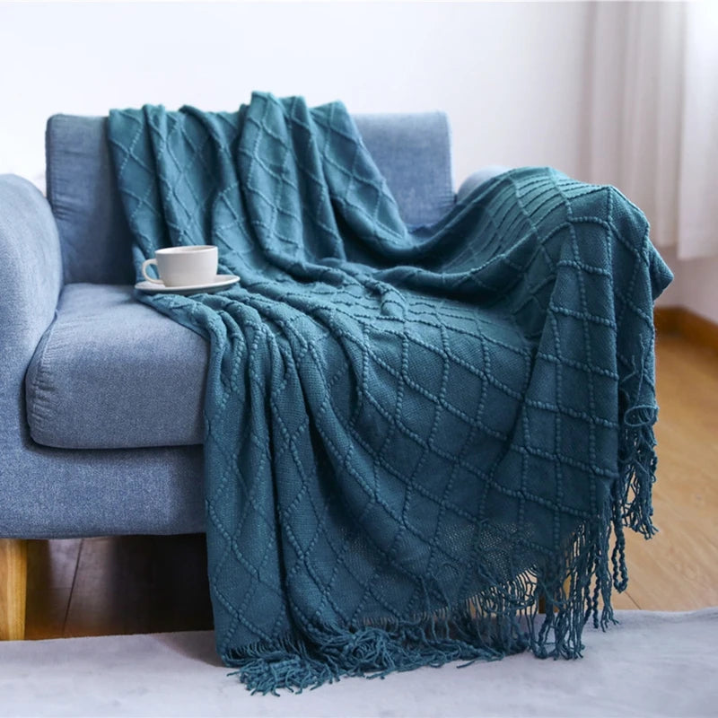 Diamond Knit Throw with Tassels – 127 × 172 cm