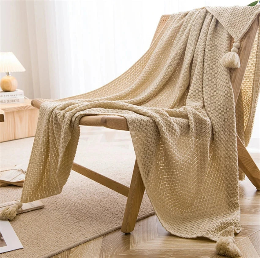 Chunky Knit Throw with Tassels – 130 × 170 cm