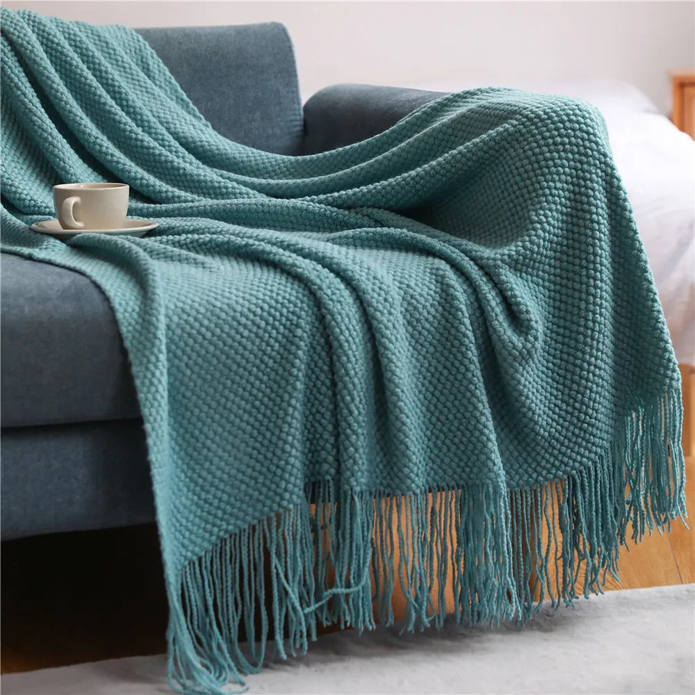 Textured Knit Throw with Fringe – 127 × 172 cm