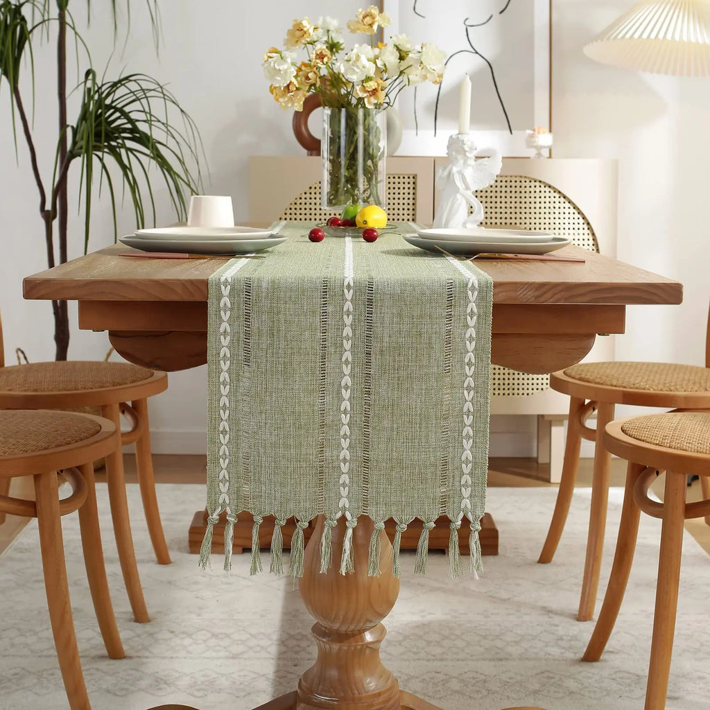 Woven Table Runner with Tassels – 33 × 183 cm
