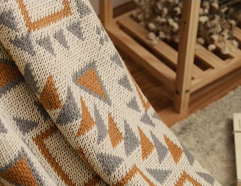 Aztec Knit Throw with Pom-Pom Tassels – 130 × 170 cm