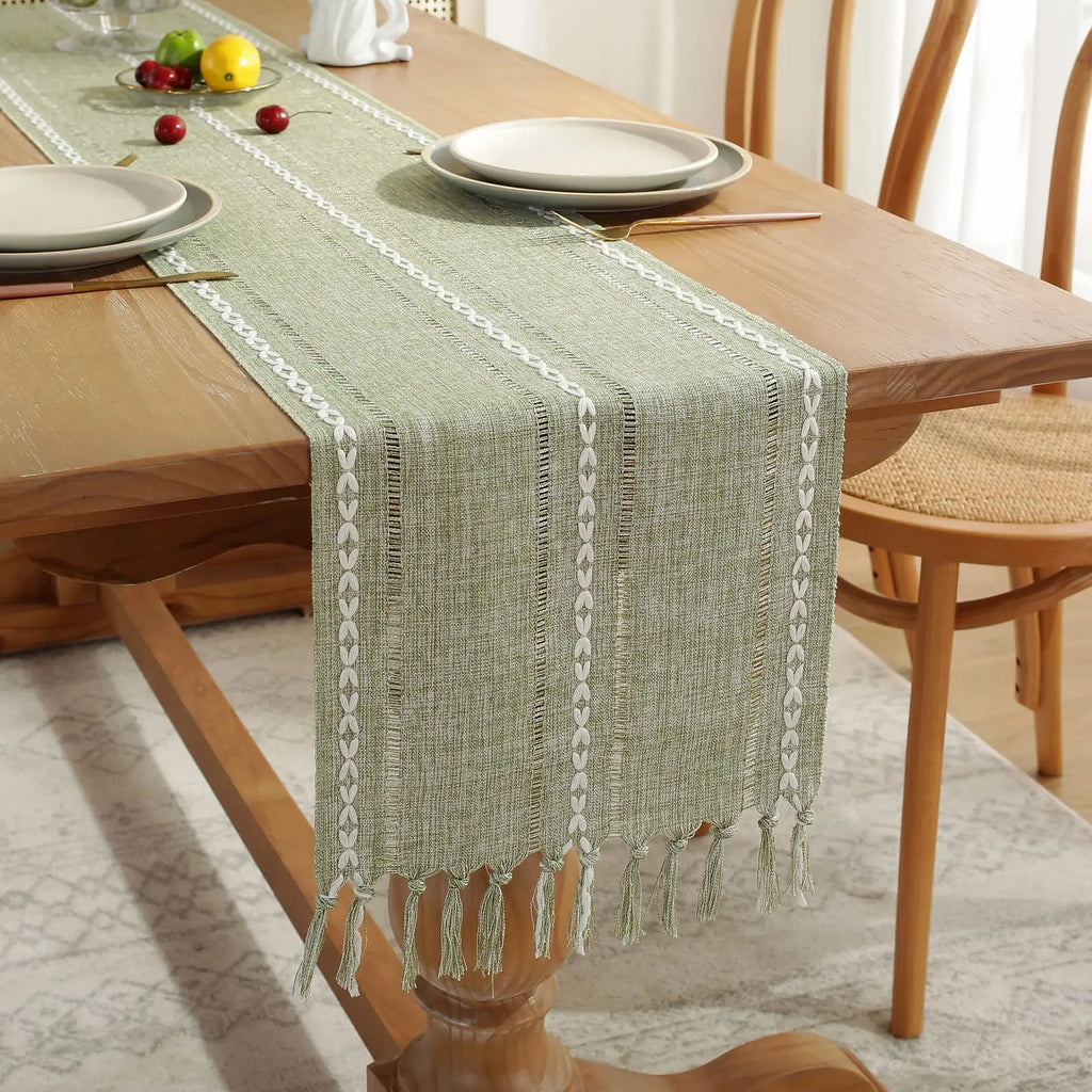 Woven Table Runner with Tassels – 33 × 183 cm