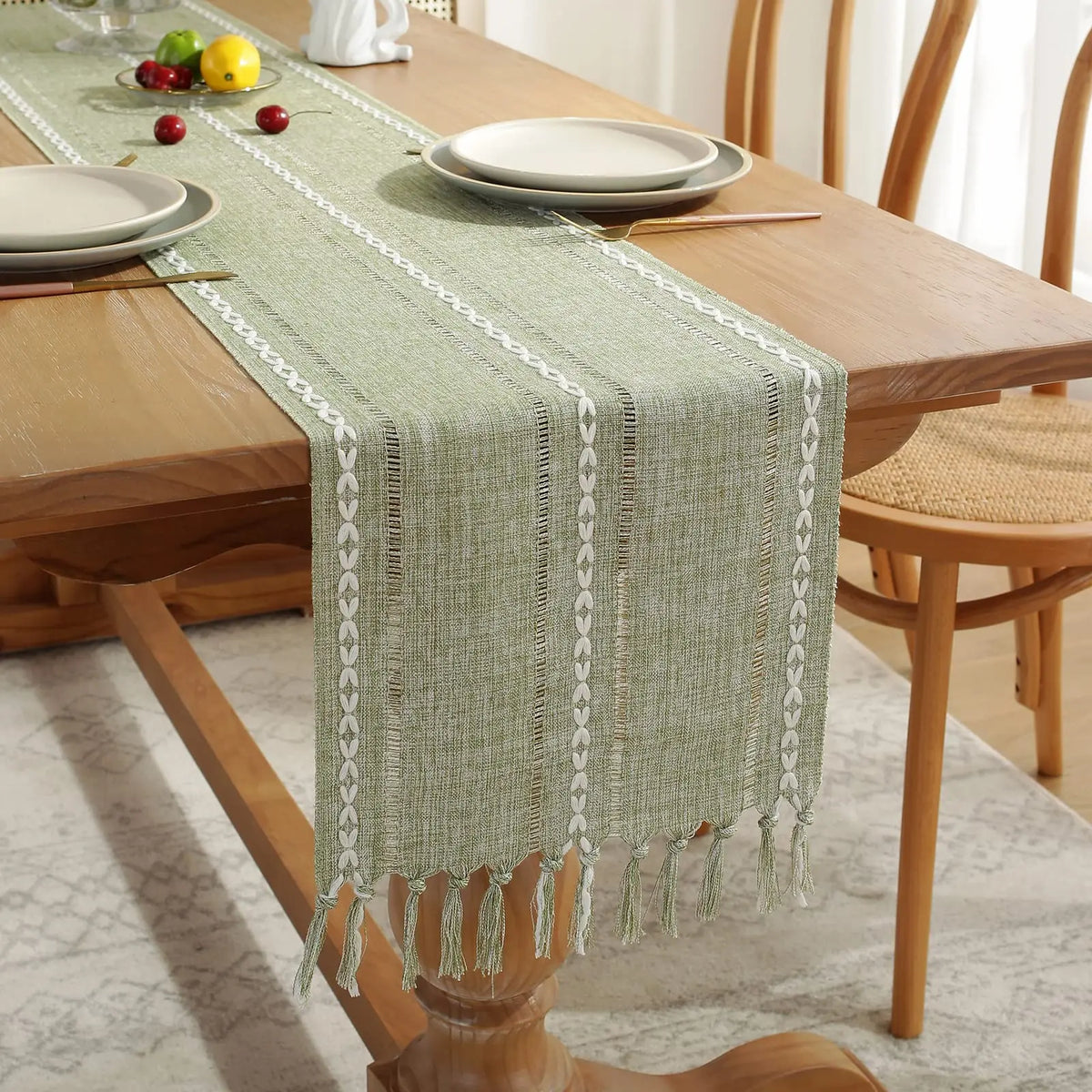Woven Table Runner with Tassels – 33 × 183 cm
