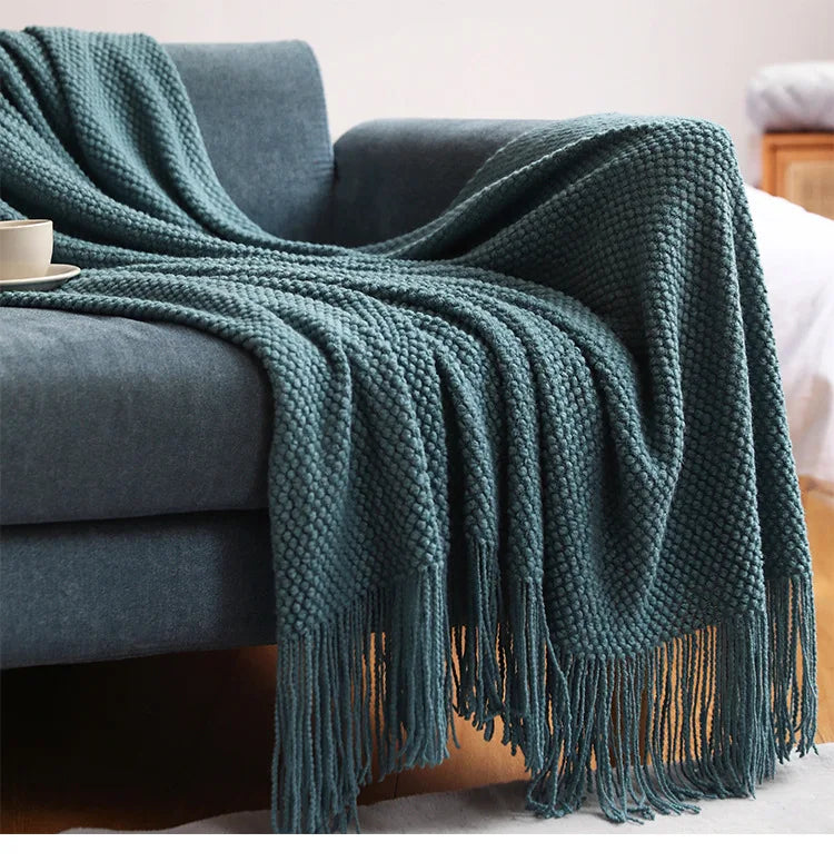 Textured Knit Throw with Fringe – 127 × 172 cm