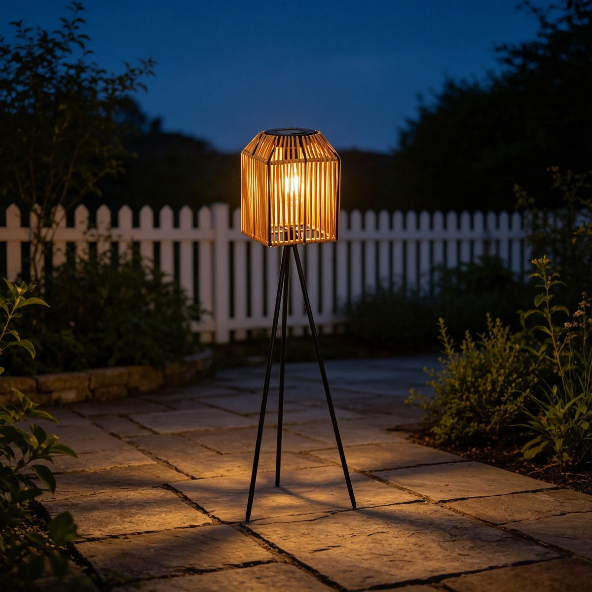 Rattan-Look Solar Floor Lantern on Tripod – 79 cm