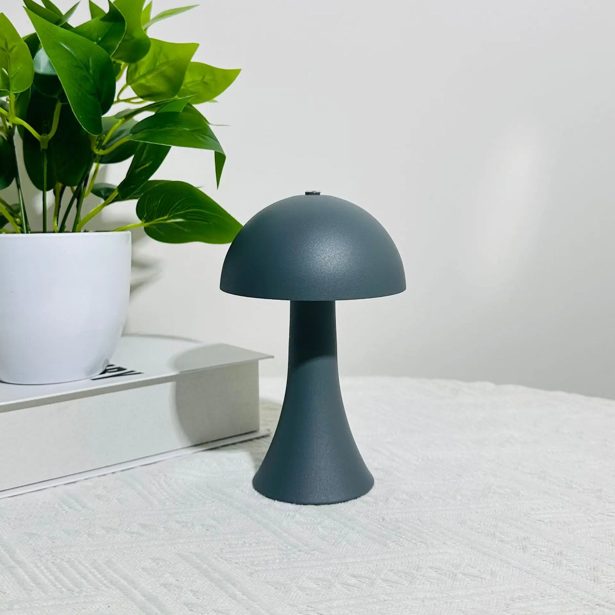 Minimal Mushroom Cordless Lamp – Rechargeable, Dimmable